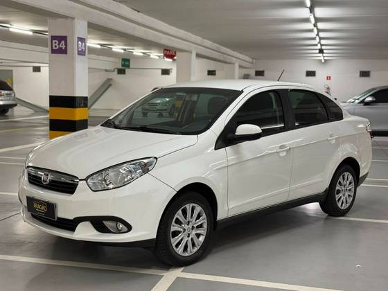FIAT GRAND SIENA 1.4 MPI ATTRACTIVE 8V FLEX 4P MANUAL FIAT GRAND SIENA 1.4 MPI ATTRACTIVE 8V FLEX 4P MANUAL